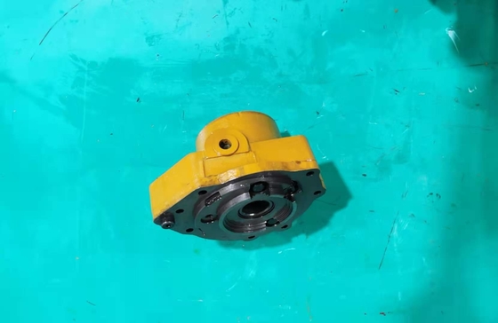 113-15-00470 POMPEN voor bulldozers CRAWLER LOADERS POMPEN met variabele snelheid 9 kg