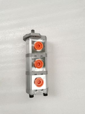 6669649 Hydraulische tandwielpomp van hoge kwaliteitEen jaar garantieDrievoudige pomp gebruikt in bouwmachines voor Komatsu Kawasaki