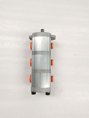 6669649 Hydraulische tandwielpomp van hoge kwaliteitEen jaar garantieDrievoudige pomp gebruikt in bouwmachines voor Komatsu Kawasaki