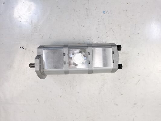 Versnellingspomp 10+10+10 R Hoogwaardig stuur- en aandrijfsapparaat oliepomp Hydraulische onderdelen voor Komatsu-machines