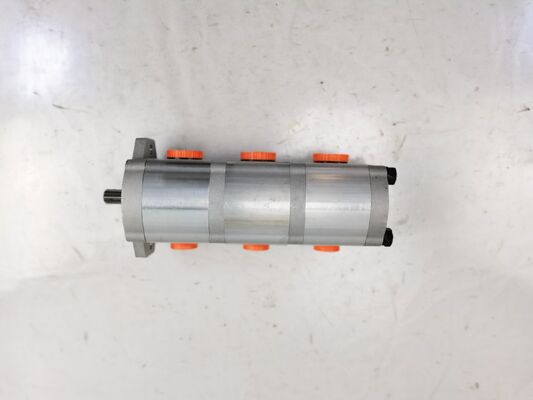 Hydraulische tandwielpomp 12+12+12 10T L IJzer en aluminiumlegering materialen  Bereik voor Bouwmachines Fabriekslevering Hydraulische reserveonderdelen