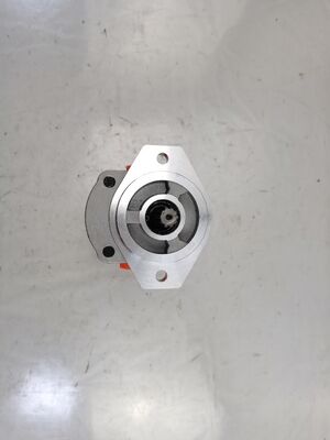 Hydraulische tandwielpomp 12+12+12 10T L IJzer en aluminiumlegering materialen  Bereik voor Bouwmachines Fabriekslevering Hydraulische reserveonderdelen