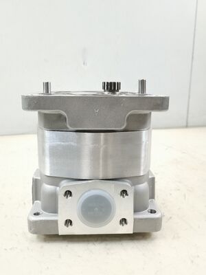 Komatsu Hydraulic Gear pomp 705-21-39070 Industrial Grade Gear Oil Pump legeringsmateriaal Hydraulische vervangende onderdelen Eén jaar garantie Hoogwaardige kwaliteit
