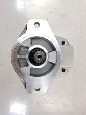 Komatsu Gear Pump 705-57-21000 Oliepomp Gegote ijzer Aluminiumlegeringsmaterialen Pomp 150 bar-250 bar Druk Hydraulische onderdelen voor bouwmachines